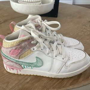 Jordan 1 Mid - Paint Drip